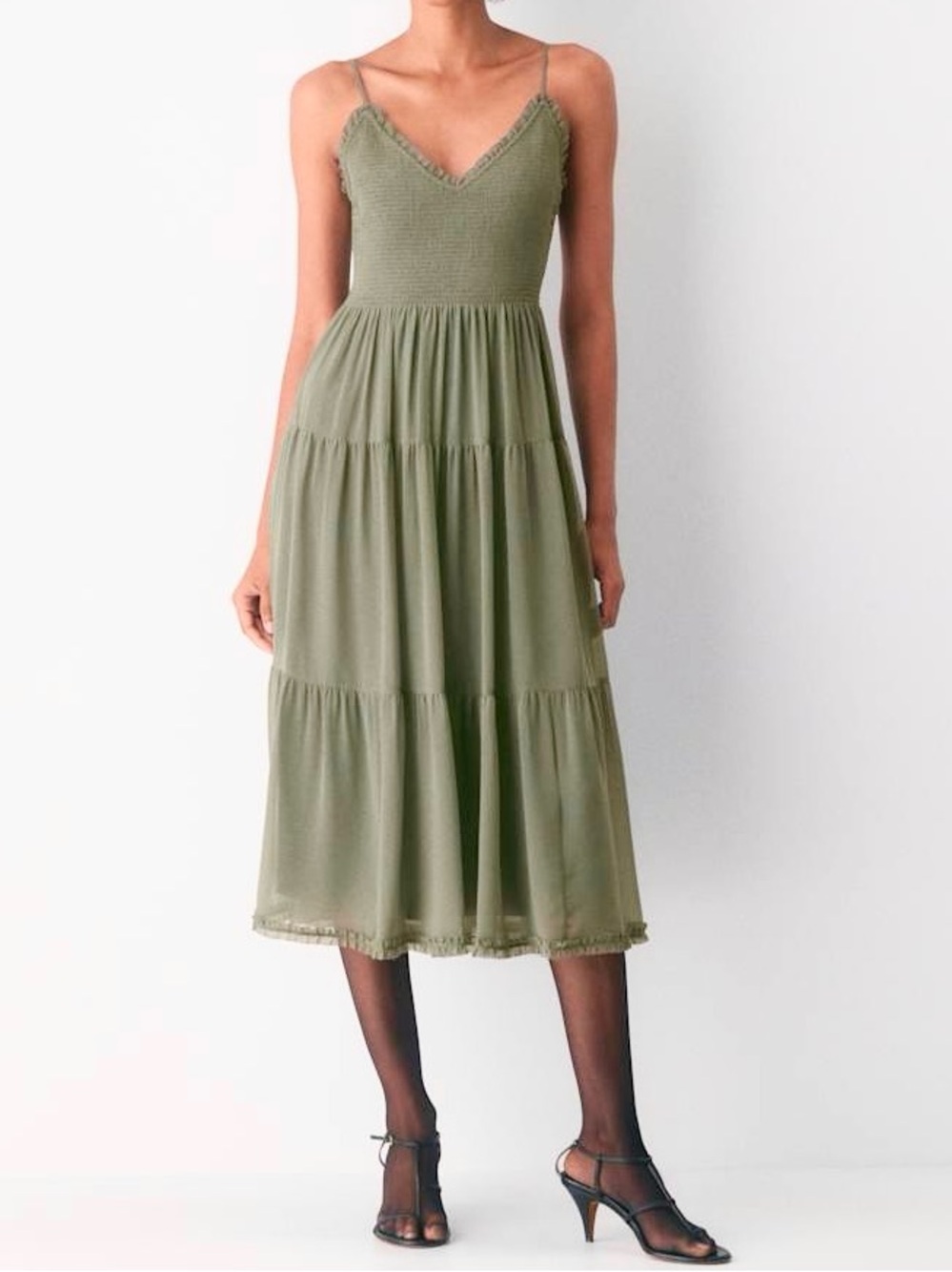 Aritzia Wilfred Tuberose Sleeveless Smocked Tiered Midi Dress in Bosana Green